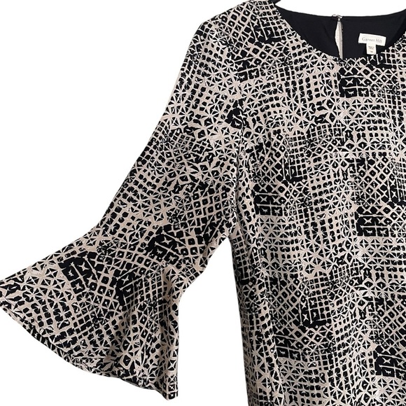 Garnet Hill 100% Silk Geometric Print 3/4 Bell Sleeve Shift Dress Size 6 - Picture 4 of 8